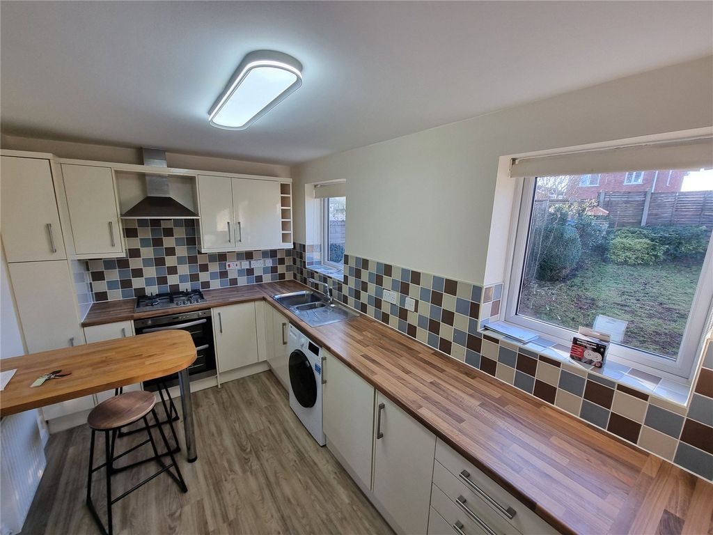 Property photo 2 of 15 Picture No. 21