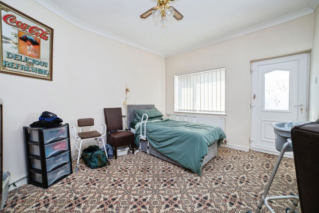 Property photo 2 of 14 Pbox-Img.Jpg