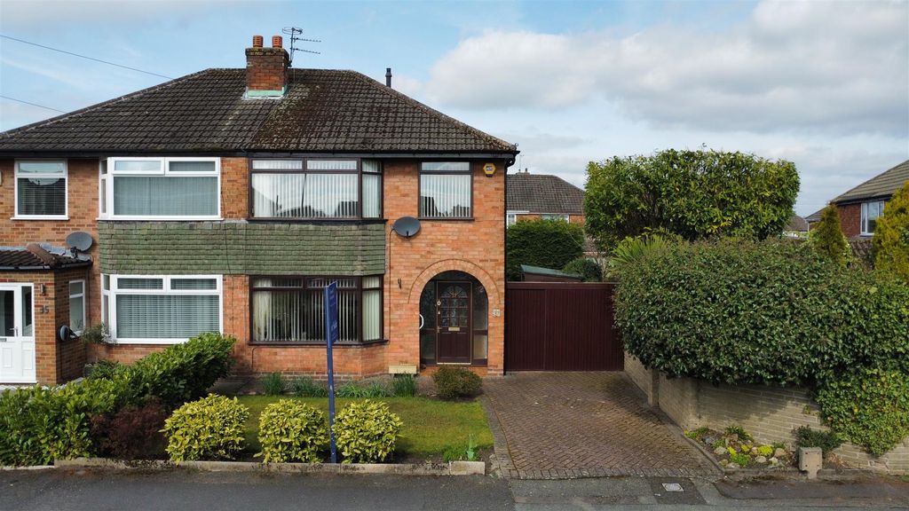 Property photo 1 of 23 Sandfield Road For Sale
