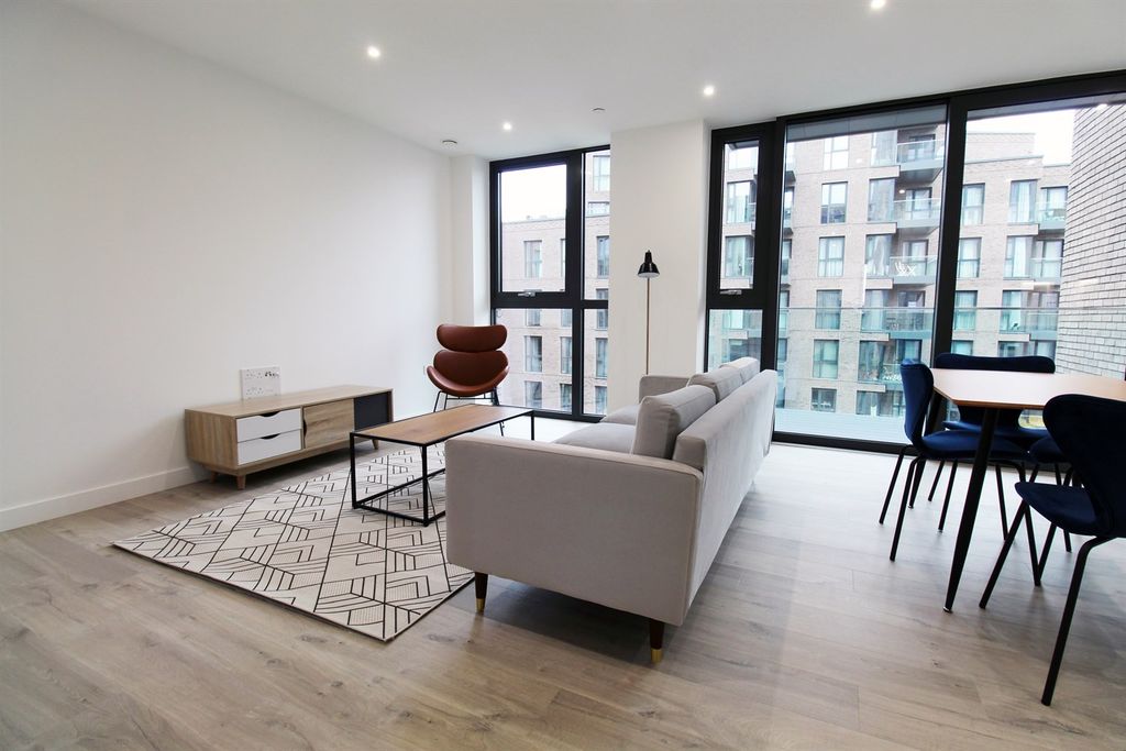 Property photo 2 of 12