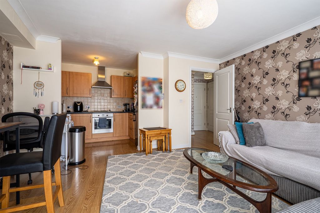 Property photo 3 of 11 5275995