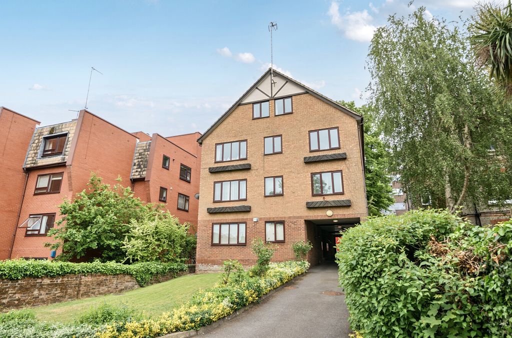 Property photo 1 of 12 1295526-2-6826006...