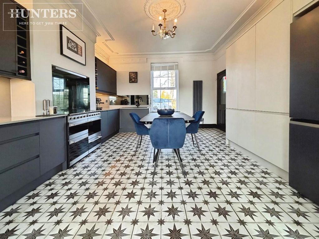 Property photo 3 of 35 6dc23F68-1ce6Ac4B-7A90-4d01-B8A2-5d9d7c11c7Ca.Jpg