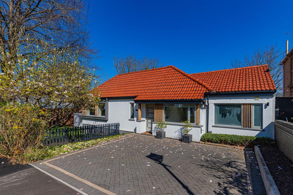Property photo 1 of 26 Bruton Place 15-1.Jpg