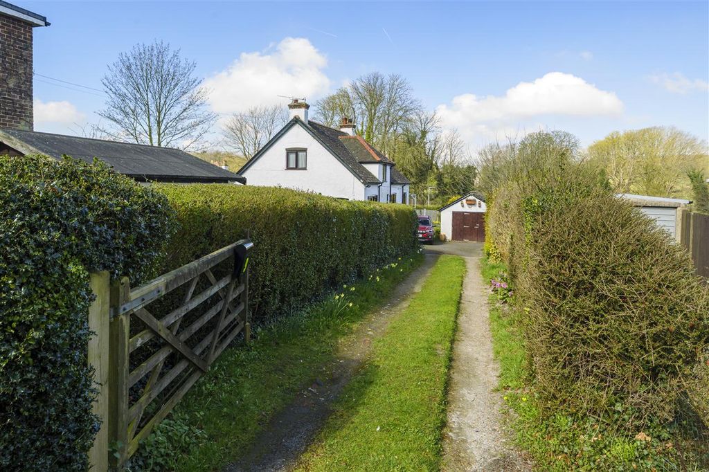 Property photo 2 of 26