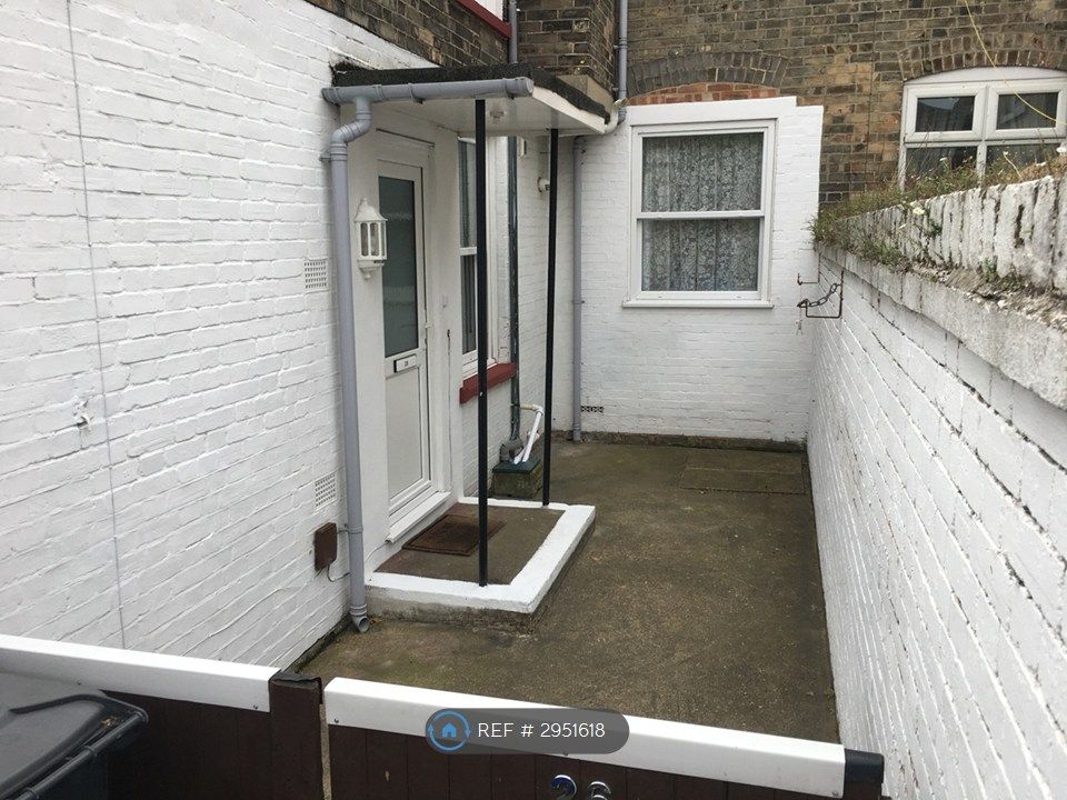 Property photo 2 of 13 The Courtyard