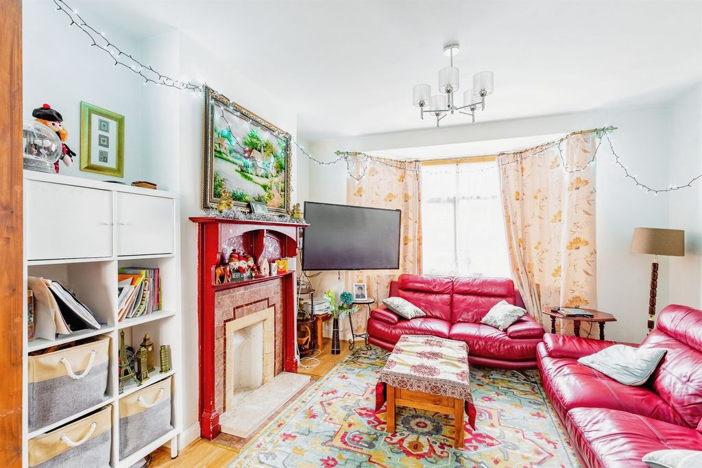 Property photo 2 of 18