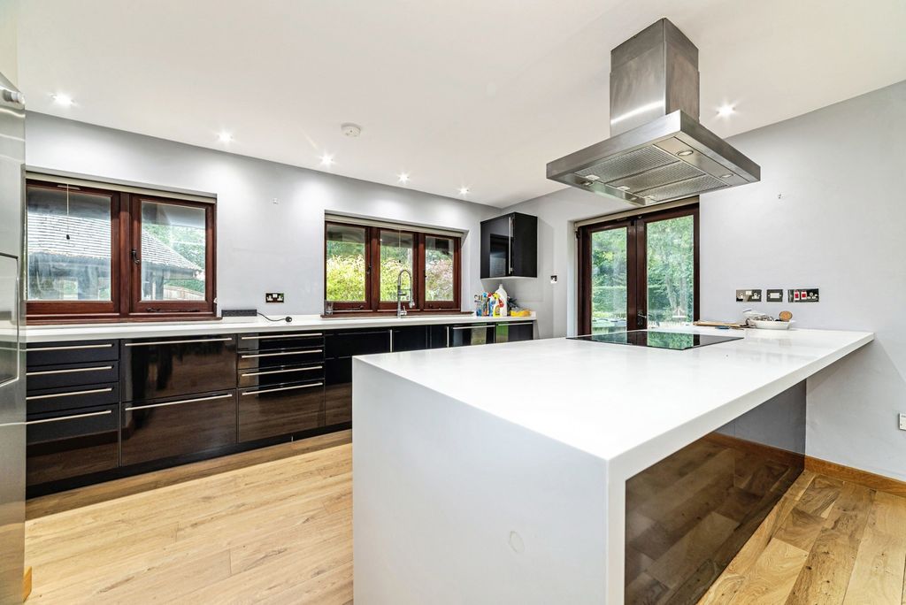 Property photo 3 of 49 Kitchen