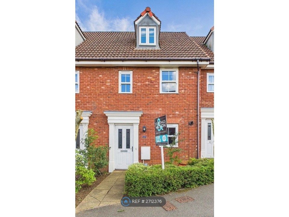 Property photo 1 of 13 3 Storey Townhouse