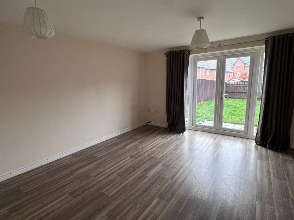 Property photo 2 of 15 Picture No. 14