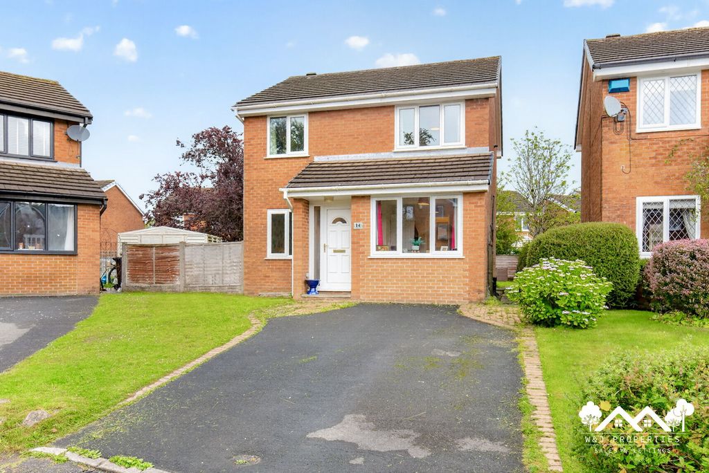 Property photo 1 of 35