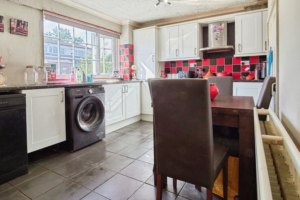 Property photo 3 of 23 Pbox-Img.Jpg