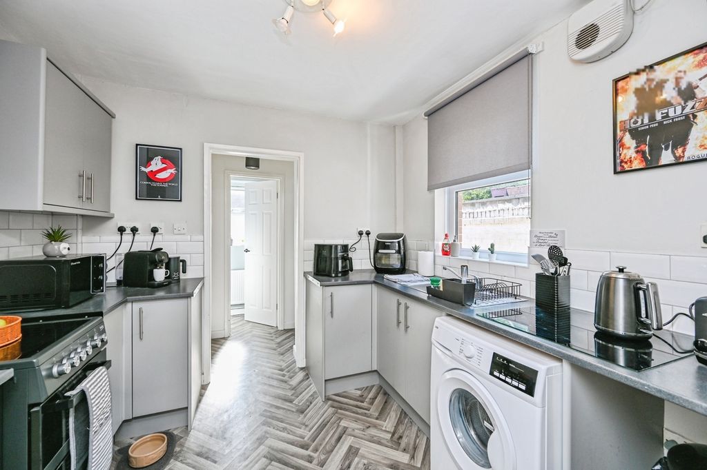 Property photo 3 of 12 Pbox-Img.Jpg
