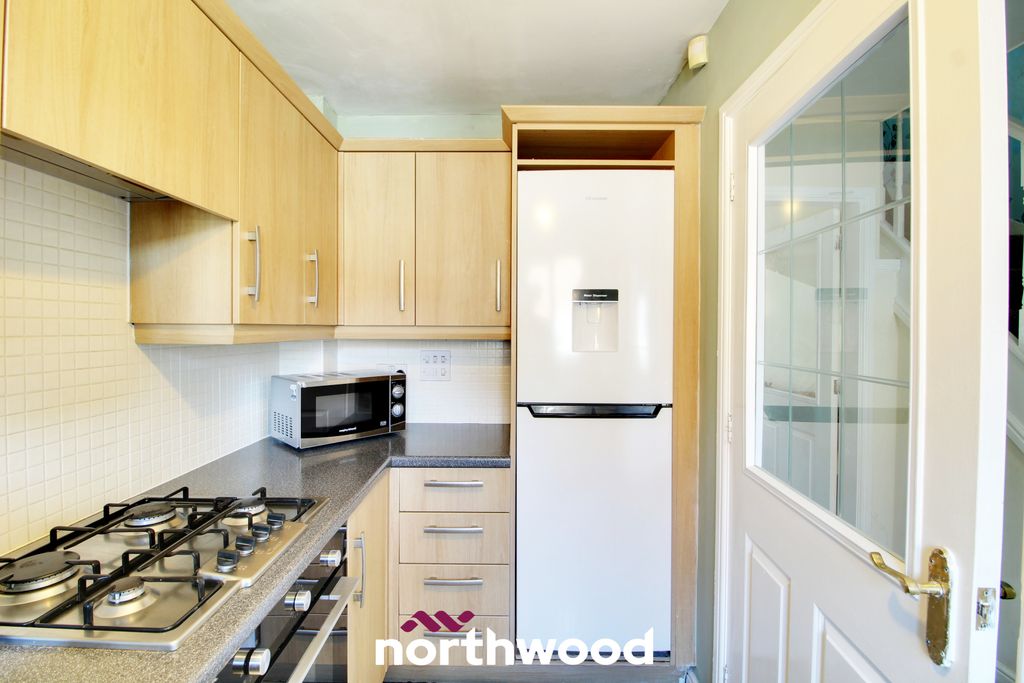 Property photo 2 of 17