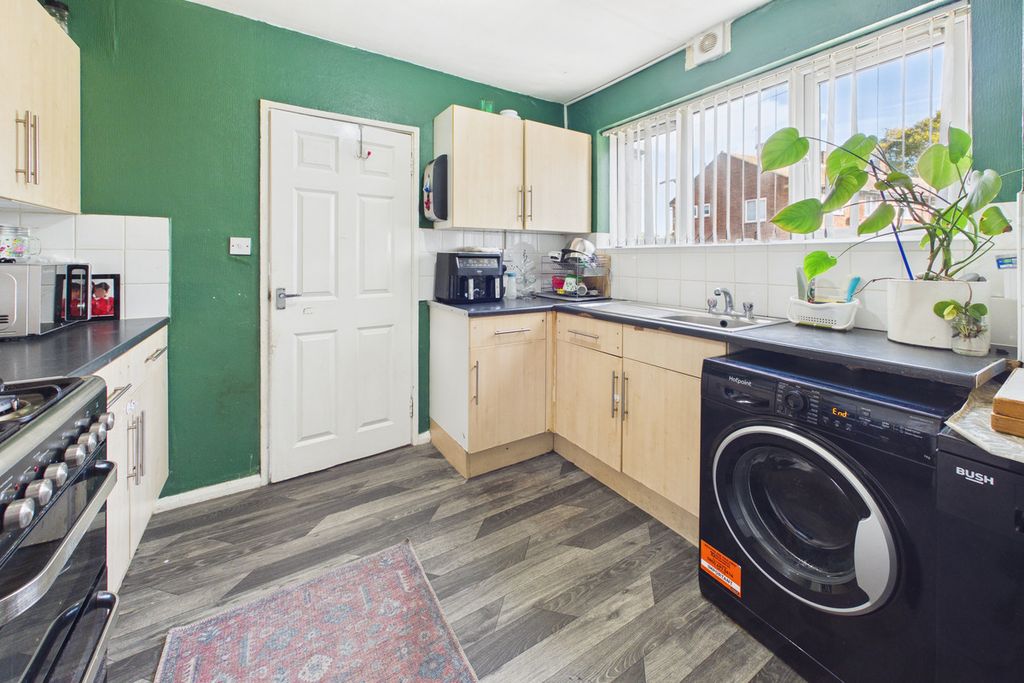 Property photo 3 of 17