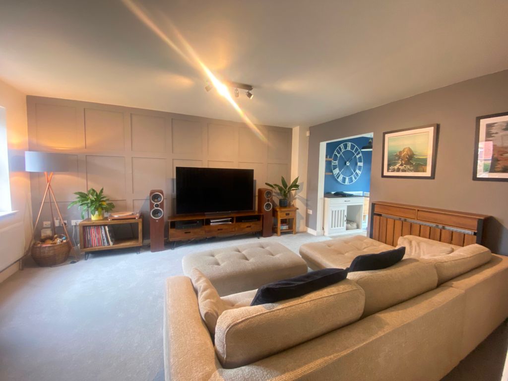 Property photo 2 of 19