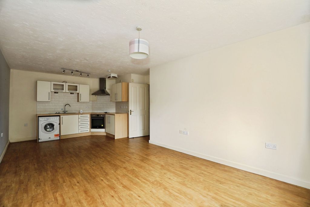 Property photo 3 of 11 Pbox-Img.Jpg