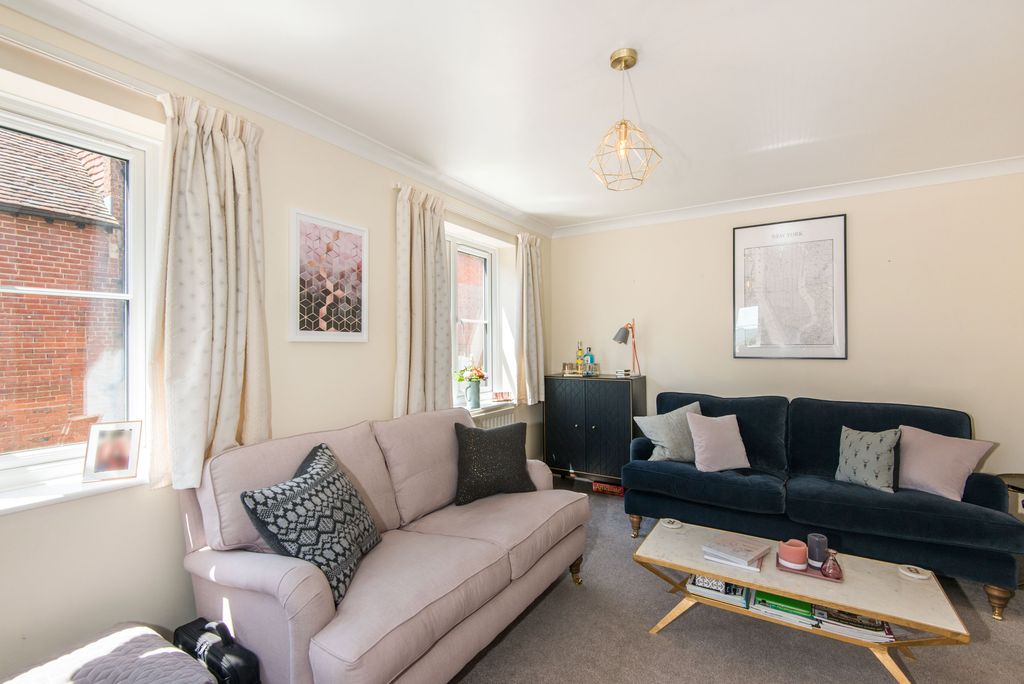 Property photo 2 of 7 Lounge 2.Jpg