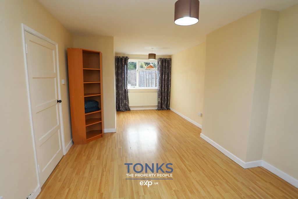 Property photo 3 of 18