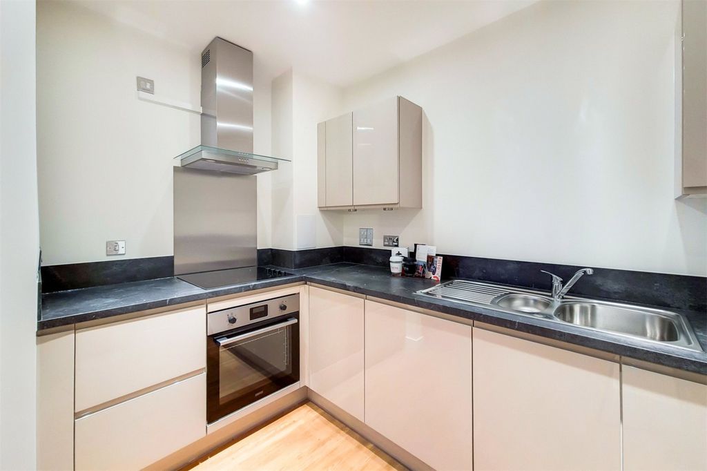 Property photo 3 of 16 Picture No. 32