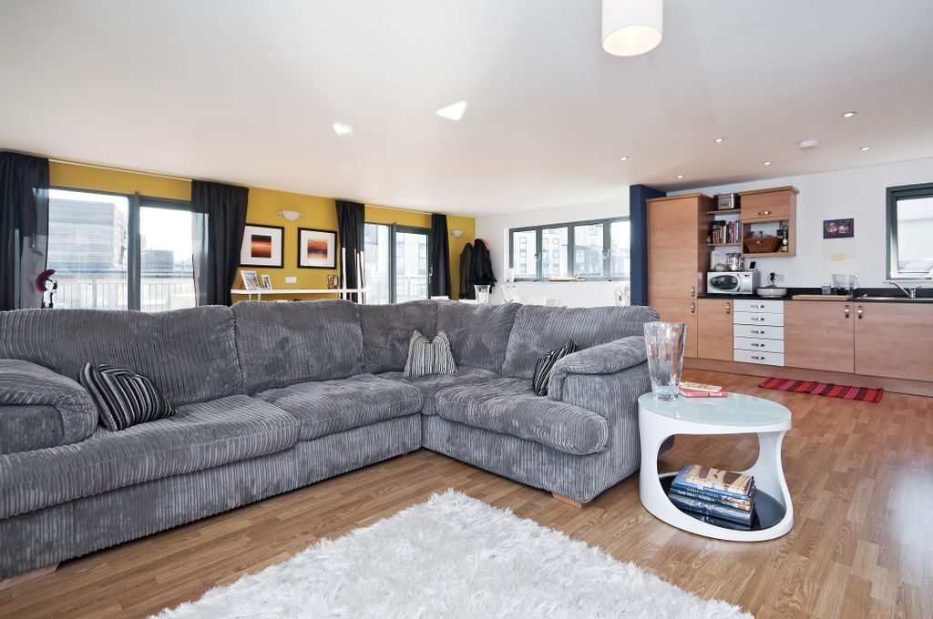 Property photo 2 of 9 Living Room