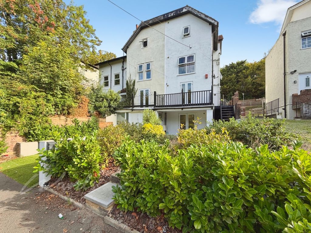 Property photo 1 of 7 Front