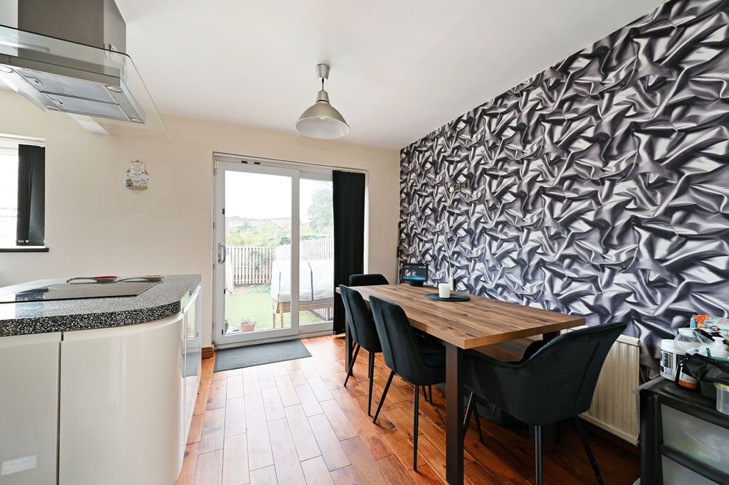 Property photo 3 of 21 Dining Kitchen