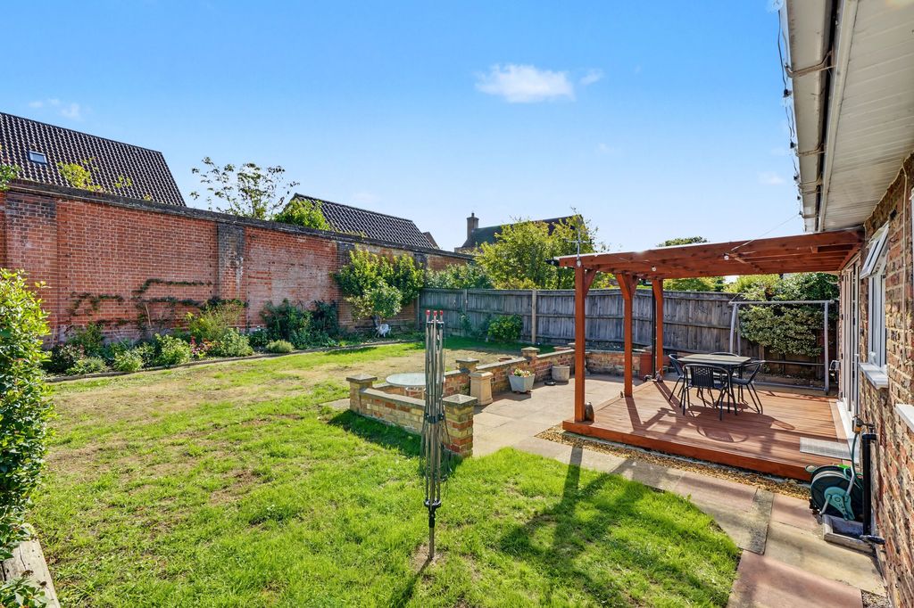 Property photo 2 of 14