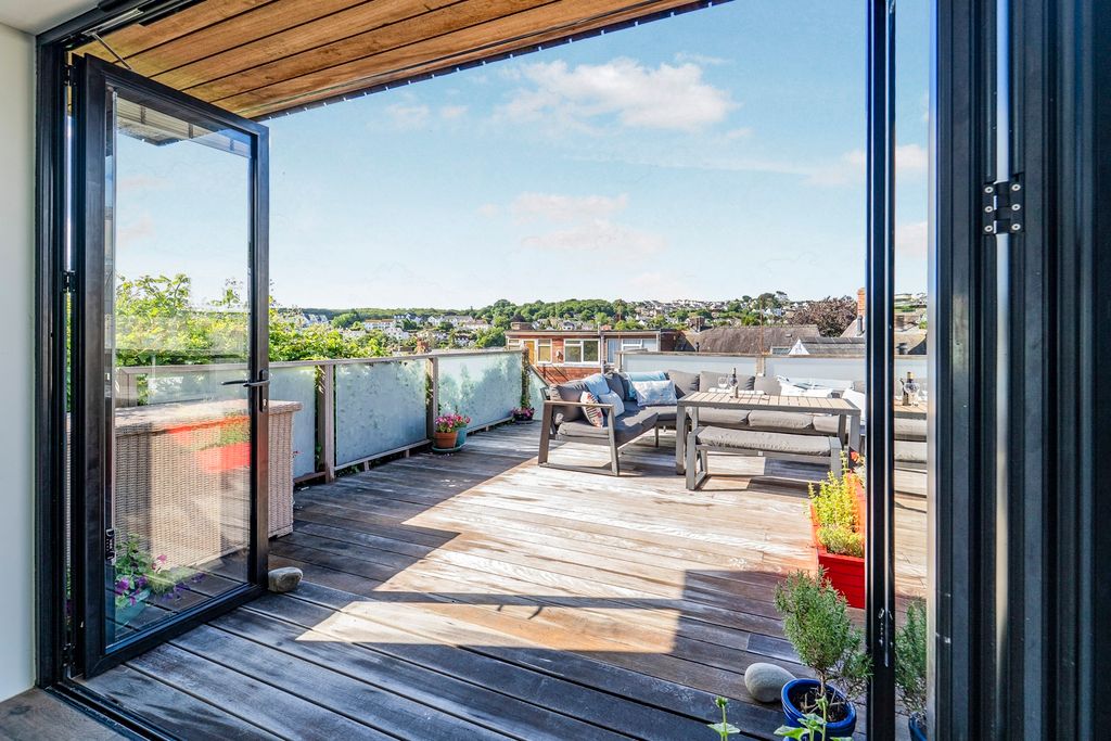 Property photo 1 of 21 Pbox-Img.Jpg