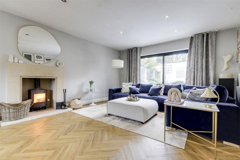 Property photo 3 of 38