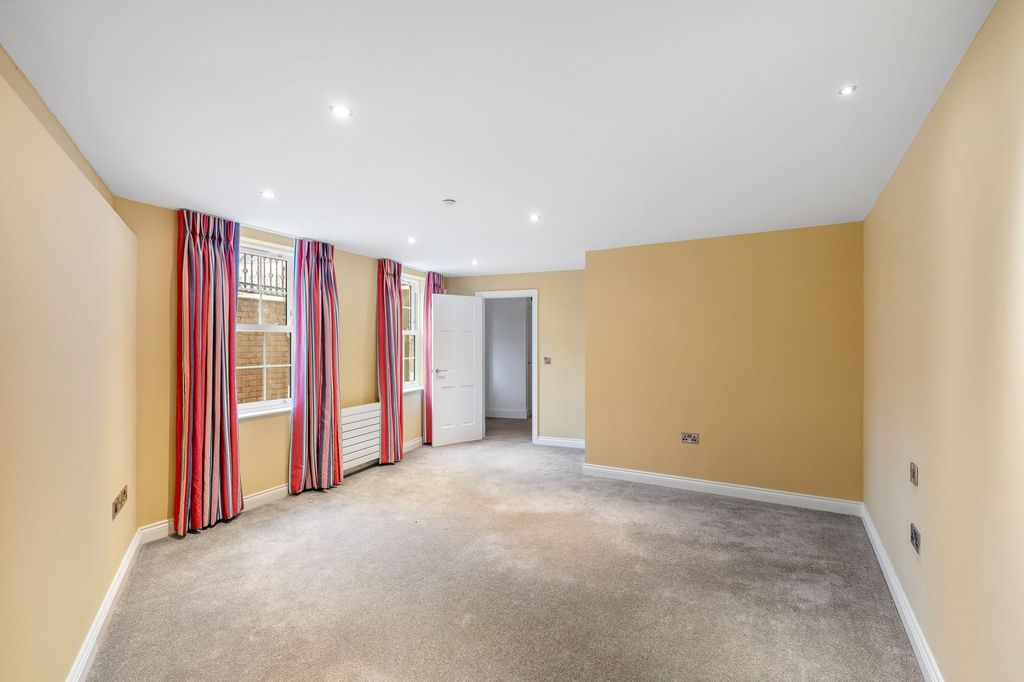 Additional image 20 of 6 bed end terrace house for saleShelley Place, The Colosseum, Lincoln LN1