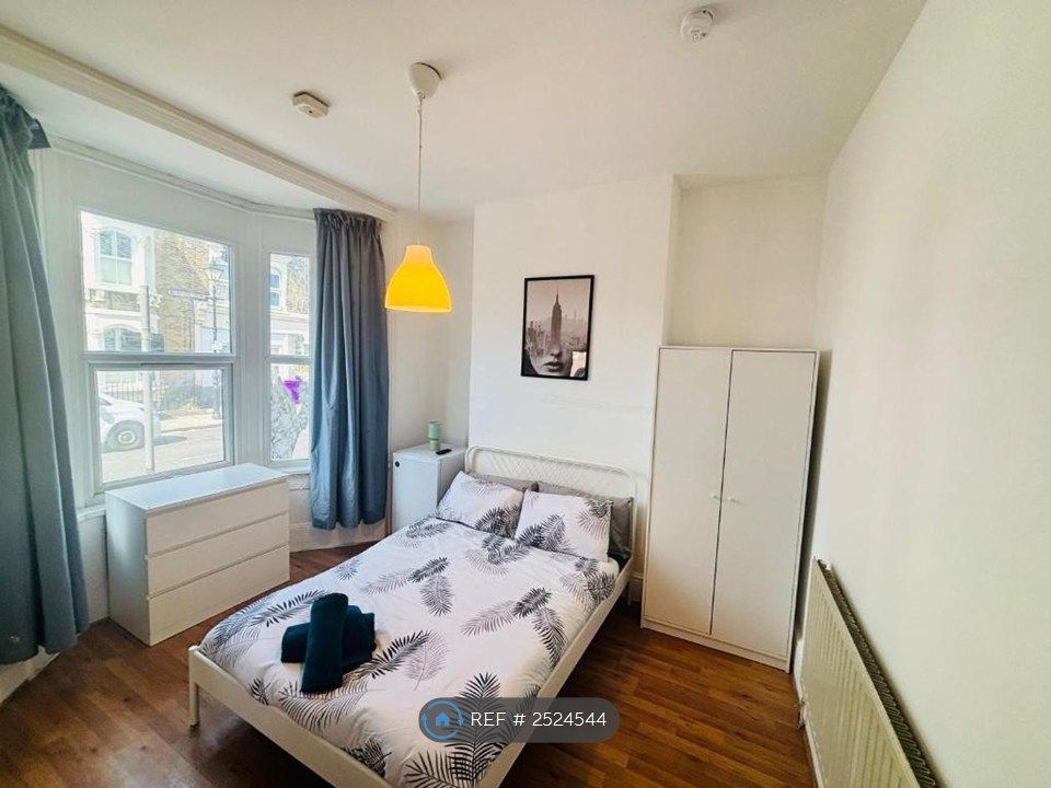 Property photo 1 of 17 Room 1