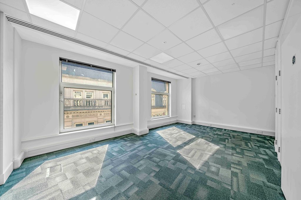 Property photo 3 of 9 Picture 4