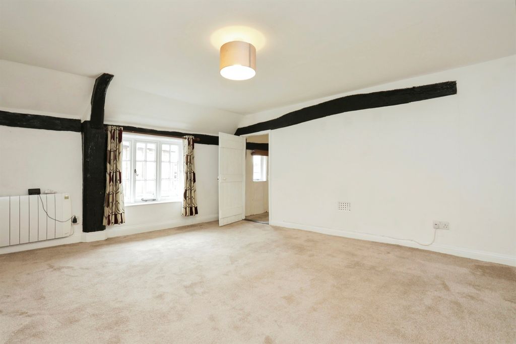 Property photo 2 of 7 Living Room