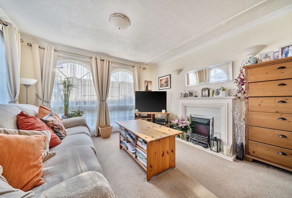 Property photo 3 of 10 1432372-7-69Bc304...