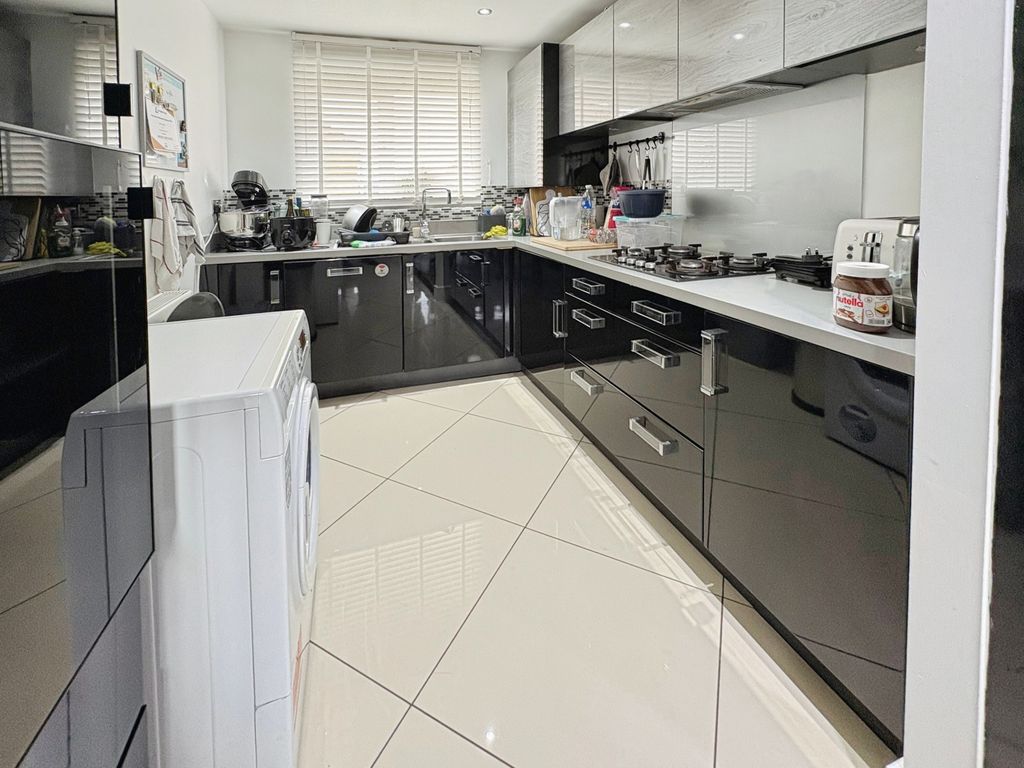 Property photo 3 of 23 0Dacc740-Img_0402