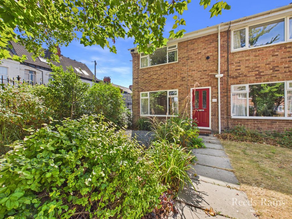 Property photo 1 of 19 Front Garden