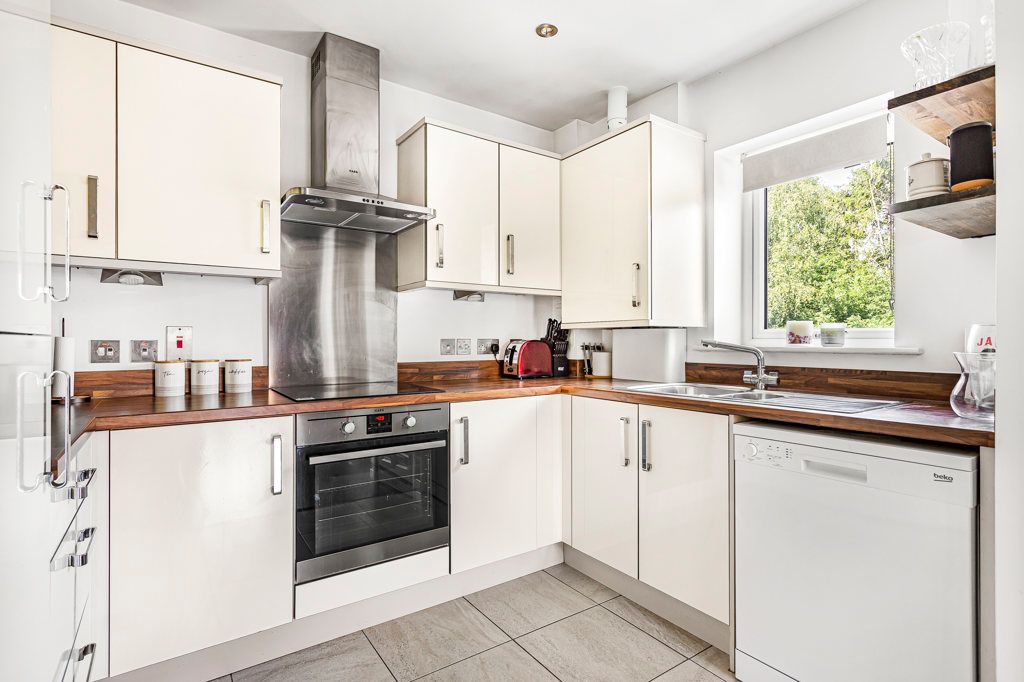 Property photo 2 of 15 Kitchen