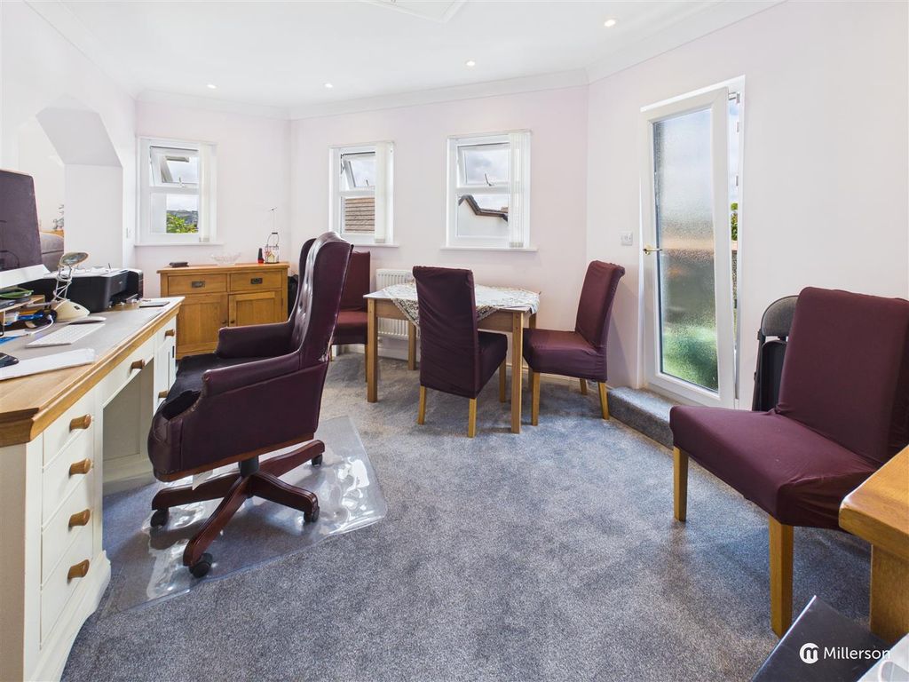 Property photo 3 of 17 Dining Room