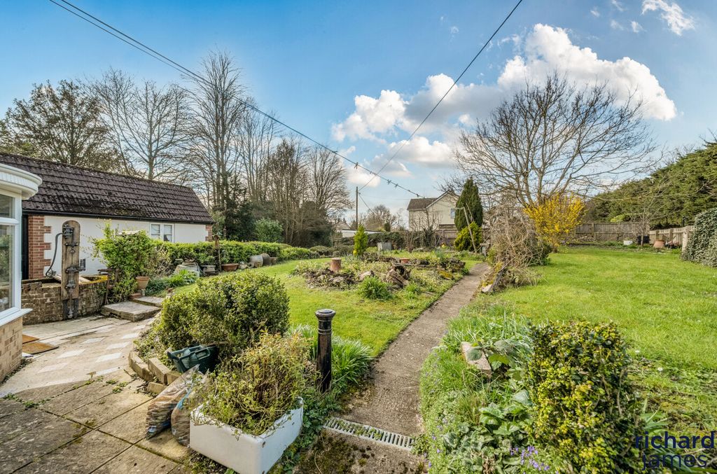 Property photo 2 of 21 5F85689F91d341859B3c7F3d418d0488