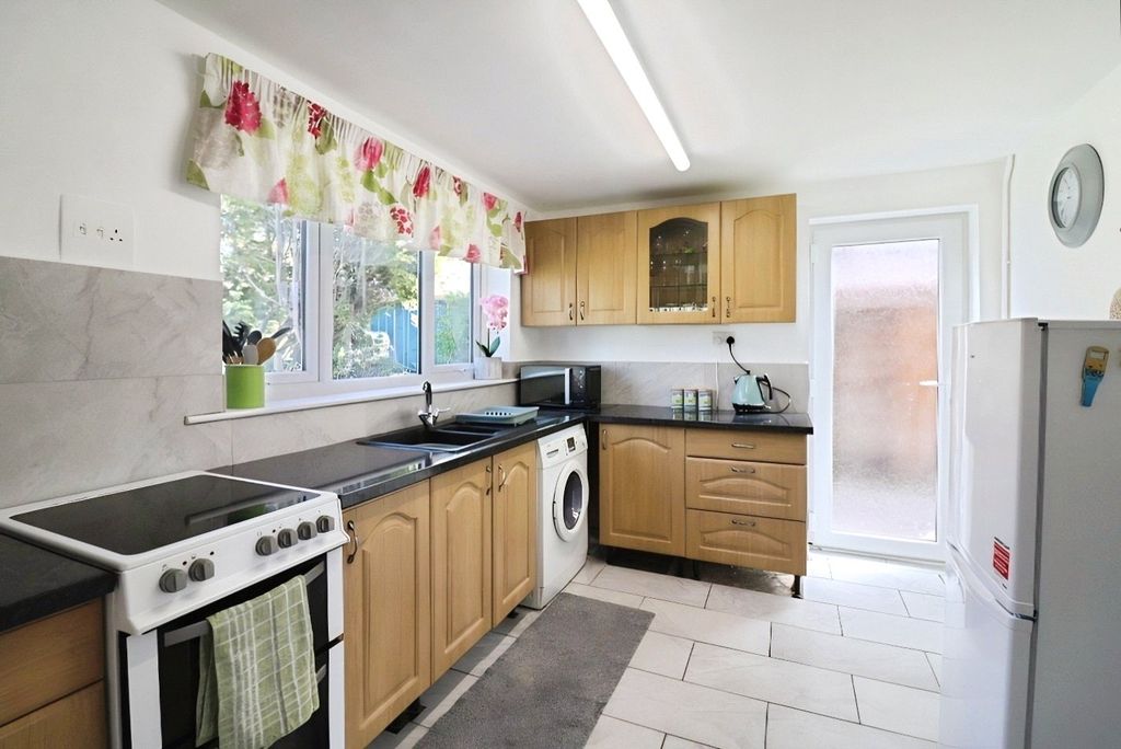 Property photo 2 of 19 Picture No. 10