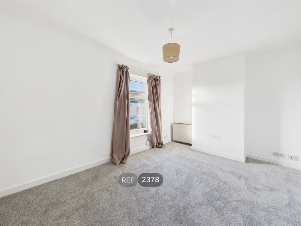 Property photo 2 of 14 Living Room