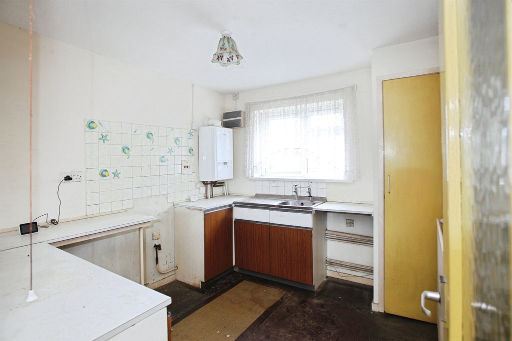 Property photo 3 of 16