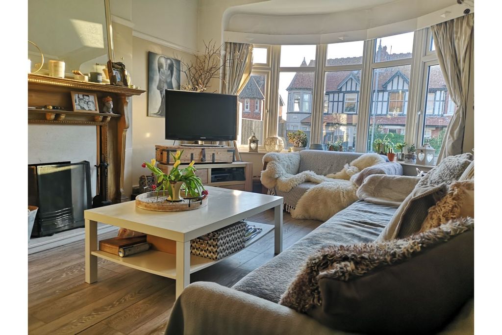 Property photo 2 of 17