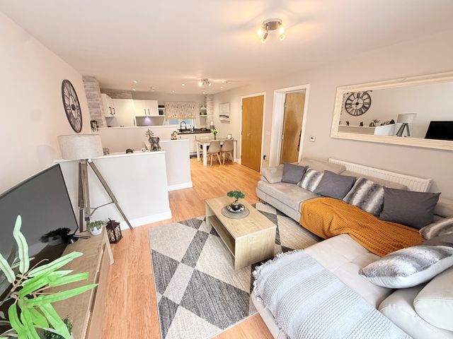 Property photo 2 of 13