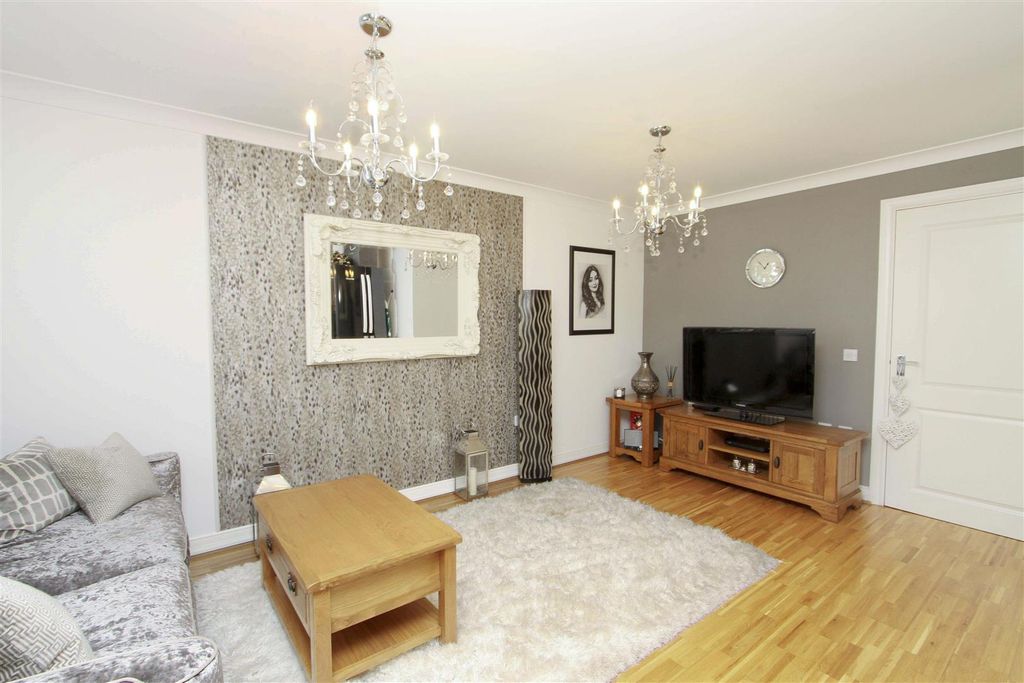 Property photo 3 of 15 Living Room
