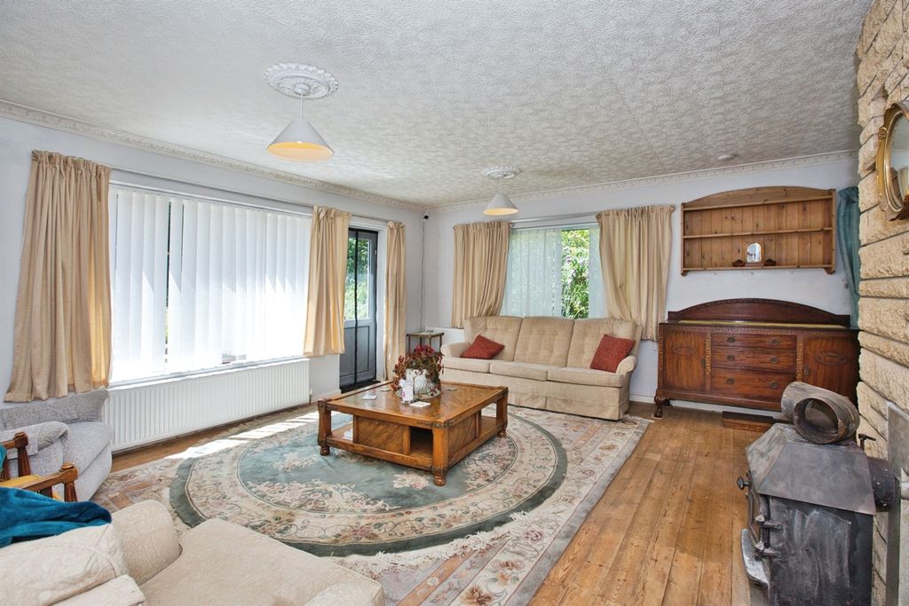 Property photo 3 of 19