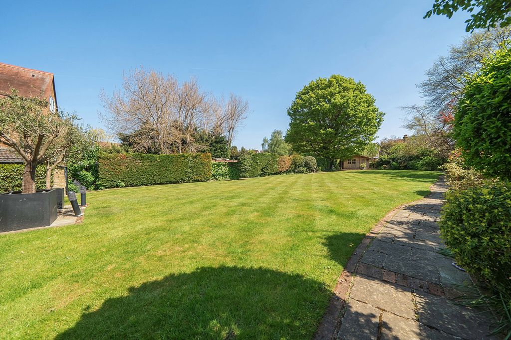 Property photo 2 of 23 Garden