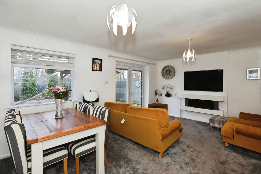 Property photo 2 of 15