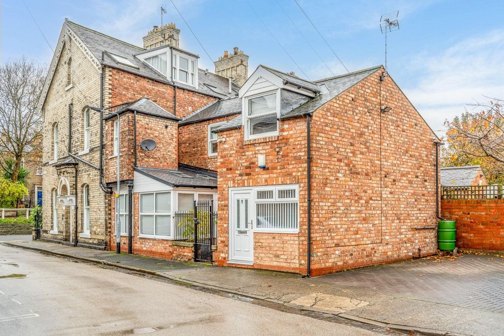 Property photo 2 of 18 Bh-20.Jpg